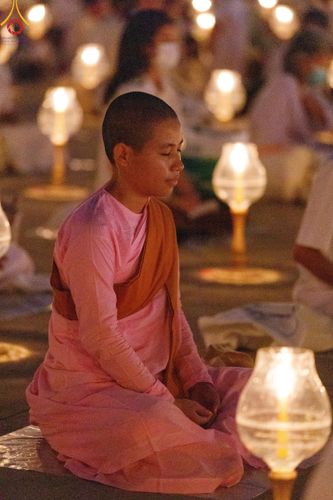 ภาพ No.122260:พิธีจุดประทีปถวายเป็นพุทธบูชา และบูชาธรรมมหาปูชนียาจารย์ พระมงคลเทพมุนี(สด จนฺทสโร) ในโครงการธรรมยาตรา กตัญญูบูชา มหาปูชนียาจารย์ พระมงคลเทพมุนี(สด จนฺทสโร) พระผู้ปราบมาร อนุสรณ์สถาน 7 แห่ง ปีที่ 12 วันที่ 31 มกราคม พ.ศ. 2567 ณ วัดพระธรรมกาย จ.ปทุมธานี (