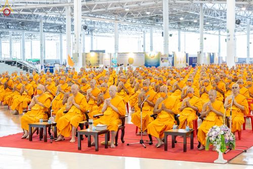 ภาพ No.86879:พิธีตักบาตร , พิธีบูชาข้าวพระ , พิธีจุดเทียนใจ ไฟนิรันดร์ อนันตชัย ในวันอาทิตย์ต้นเดือน 3 กันยายน พ.ศ. 2566 ณ วัดพระธรรมกาย