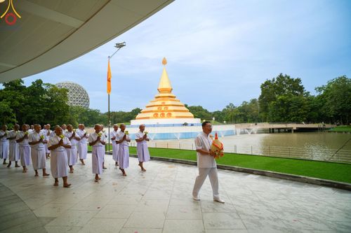 ภาพ No.156704:พิธีบรรพชาอุปสมบท ธรรมทายาท โครงการอุปสมบทหมู่บูชาธรรมครบรอบ 107 ปี วันครูผู้ค้นพบวิชชาธรรมกาย ณ โบสถ์พระไตรปิฏก วัดพระธรรมกาย วันเสาร์ที่ 14 กันยายน พ.ศ. 2567