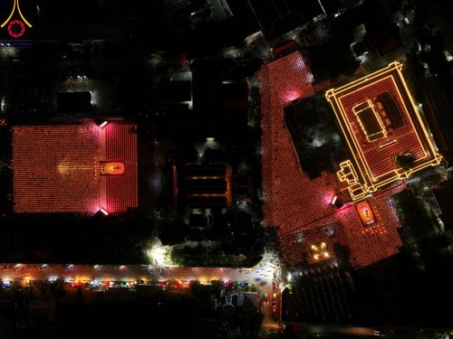 ภาพ No.112211:พิธีจุดประทีปถวายเป็นพุทธบูชา และบูชาธรรมมหาปูชนียาจารย์ พระมงคลเทพมุนี(สด จนฺทสโร) ในโครงการธรรมยาตรา กตัญญูบูชา มหาปูชนียาจารย์ พระมงคลเทพมุนี(สด จนฺทสโร) พระผู้ปราบมาร อนุสรณ์สถาน 7 แห่ง ปีที่ 12 วันที่ 14 มกราคม พ.ศ. 2567 ณ วัดสองพี่น้อง อ.สองพี่น้อง