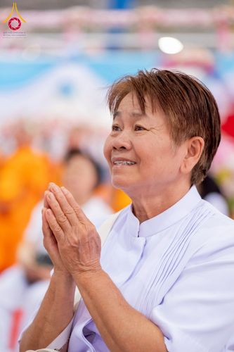 ภาพ No.237480:วันอาทิตย์ที่ 10 สิงหาคม พ.ศ.2568 พิธีมอบใบประกาศเกียรติคุณ โครงการสอบบาลี "ฉลองแชมป์" บูชาธรรม 80 ปี หลวงพ่อธัมมชโย ประจำปี 2568 และ พิธีมอบดวงแก้วสามเณรทรงบาลีไวยากรณ์ ณ สภาธรรมกายสากล วัดพระธรรมกาย ปทุมธานี