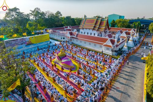 ภาพ No.195510:พิธีต้อนรับพระธรรมยาตรา ณ อนุสรณ์สถานลำดับที่ 4 สถานที่เกิดด้วยกายธรรม วัดโบสถ์(บน) ต.บางคูเวียง จ.นนทบุรี ในโครงการธรรมยาตรา กตัญญูบูชา มหาปูชนียาจารย์ พระมงคลเทพมุนี(สด จนฺทสโร) พระผู้ปราบมาร อนุสรณ์สถาน 7 แห่ง ปีที่ 13 วันที่ 15 มกราคม พ.ศ. 2568