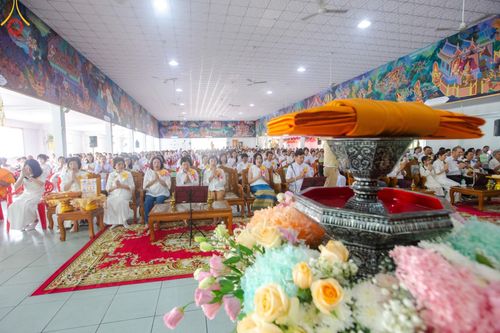 ภาพ No.162769:โครงการกฐินสามัคคีทั่วไทย 30,000 วัด บูชาธรรม 80 ปี หลวงพ่อธัมมชโย โดย คณะศิษยานุศิษย์วัดพระธรรมกาย ณ วัดโบสถ์บน จ.นนทบุรี วันที่ 19 ตุลาคม พ.ศ. 2567