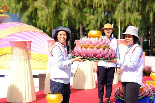 ภาพ No.107000:V.3 ตั้งใจ การเตรียมงาน เก็บงาน การรับบุญของเจ้าหน้าที่หน่วยงานต่างๆ เพื่อโครงการธรรมยาตรา กตัญญูบูชามหาปูชนียาจารย์ พระมงคลเทพมุนี (สด จนฺทสโร) พระผู้ปราบมาร อนุสรณ์สถาน 7 แห่ง ปีที่ 12 ระหว่างวันที่ 2 - 31 มกราคม พ.ศ. 2567