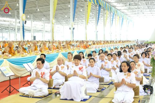 ภาพ No.59986:พิธีเจริญพระพุทธมนต์ "ฉลองอายุวัฒนมงคล 80 ปี หลวงพ่อธัมมชโย" พิธีถวายไทยธรรม คณะสงฆ์ 10,000 กว่าวัดทั่วประเทศ ในวันคุ้มครองโลก วันจันทร์ที่ 22 เมษายน พ.ศ. 2567 ณ สภาธรรมกายสากล วัดพระธรรมกาย จ.ปทุมธานี