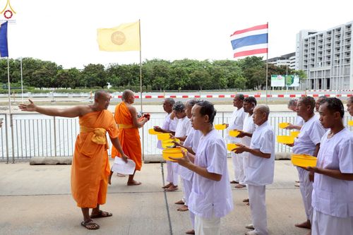 ภาพ No.230818:วันที่ 28 มิถุนายน พ.ศ. 2568 พิธีตัดปอยผมและปลงผม โครงการบวชพระนานาชาติ AEC & WAB รุ่นที่ 9 ณ วิหารคด 2 วัดพระธรรมกาย