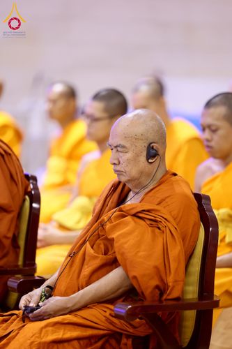 ภาพ No.232059:วันอาทิตย์ที่ 6 กรกฏาคม พ.ศ. 2568 พิธีตักบาตร ข้าวสารอาหารแห้ง  พิธีบูชาข้าวพระ สัมมนาพิเศษราชเหล็ก ณ สภาธรรมกายสากล วัดพระธรรมกาย