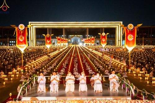 ภาพ No.125055:พิธีเวียนประทักษิณและจุดมาฆประทีป (ชุดที่ 2) ในวันมาฆบูชา เสาร์ที่ 24 กุมภาพันธ์ พ.ศ. 2567 ณ พระมหาธรรมกายเจดีย์ วัดพระธรรมกาย