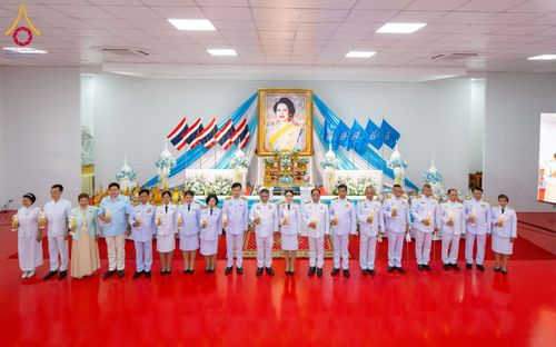 ภาพ No.237770:พิธีถวายเครื่องราชสักการะและวางพานพุ่ม และพิธีจุดเทียนถวายพระพรชัยมงคล เนื่องในโอกาสวันเฉลิมพระชนมพรรษา สมเด็จพระนางเจ้าสิริกิติ์ พระบรมราชินีนาถ พระบรมราชชนนีพันปีหลวง วันอังคารที่ 12 สิงหาคม พ.ศ. 2568  ณ อาคารปลูกศรัทธา 2 วัดพระธรรมกาย