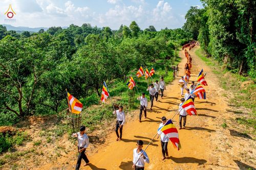 ภาพ No.257547:วันที่ 17 ตุลาคม พ.ศ. 2568 พิธีทอดกฐินสมทบวัดกัลยาณมิตรต่างประเทศ  บูชาธรรม 81 ปี หลวงพ่อธัมมชโย ณ ศูนย์ปฏิบัติธรรมไมตรีปูร์ เมืองคาร์การชารี ประเทศบังกลาเทศ 