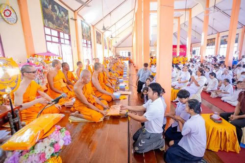 ภาพ No.200420:พิธีทอดผ้าป่าทำนุบำรุงศาสนสถาน ณ วัดผาสุการาม ตำบลบางไทรป่า อำเภอบางเลน จังหวัดนครปฐม ในโครงการธรรมยาตรา กตัญญูบูชา มหาปูชนียาจารย์ พระมงคลเทพมุนี(สด จนฺทสโร) พระผู้ปราบมาร อนุสรณ์สถาน 7 แห่ง ปีที่ 13 วันที่ 22 มกราคม พ.ศ. 2568