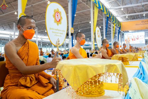 ภาพ No.85403:พิธีถวายมหาสังฆทานคณะสงฆ์ 2000 กว่าวัดทั่วประเทศปีที่ 23, พิธีถวายไทยธรรมคณะสงฆ์ 323 วัด 4 จังหวัดชายแดนภาคใต้, พิธีมอบปัจจัยช่วยเหลือครู 4 จังหวัดชายแดนภาคใต้ ณ สภาธรรมกายสากล วัดพระธรรมกาย ในวันสมาธิโลก อาทิตย์ที่ 6 สิงหาคม พ.ศ. 2566