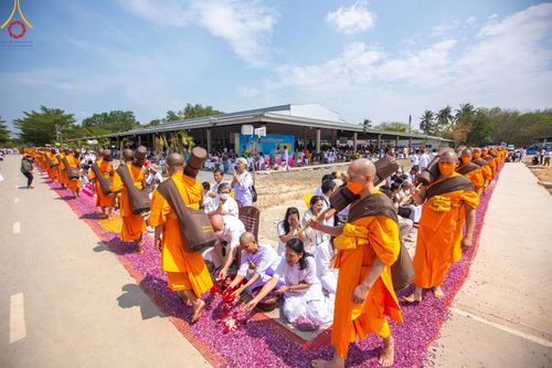 ภาพ No.129043:พระธรรมยาตราเดินธรรมยาตรา ณ ชุมชนรอบศูนย์ปฏิบัติธรรมภาคใต้ อ.บางกล่ำ จ.สงขลา วันที่ 10 มีนาคม พ.ศ. 2567