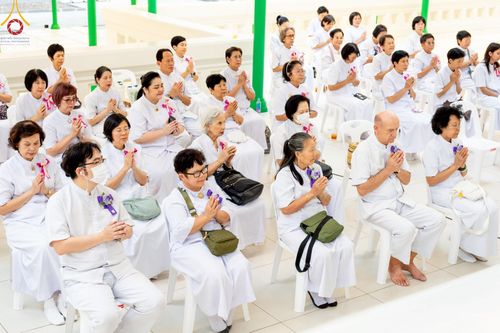 ภาพ No.214811:พิธีต้อนรับสัญญาบัตร พัดยศ พระราชวิเทศวชิรเวที (บัณฑิต วรปญฺโญ) เจ้าอาวาสวัดพระธรรมกายสกอตแลนด์ สหราชอาณาจักร ผู้ช่วยเจ้าอาวาสวัดพระธรรมกาย ณ อุโบสถพระไตรปิฏก วัดพระธรรมกาย