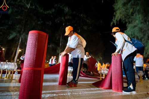 ภาพ No.108302:V.5 ทุ่มพลัง การเตรียมงาน เก็บงาน การรับบุญของเจ้าหน้าที่หน่วยงานต่างๆ เพื่อโครงการธรรมยาตรา กตัญญูบูชามหาปูชนียาจารย์ พระมงคลเทพมุนี (สด จนฺทสโร) พระผู้ปราบมาร อนุสรณ์สถาน 7 แห่ง ปีที่ 12 ระหว่างวันที่ 2 - 31 มกราคม พ.ศ. 2567