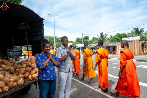 ภาพ No.139899:PhotoStory มหาศรัทธา ธรรมยาตราศรีลังกา EP.2 พิธีเปิดโครงการสยาม-ลังกา ธรรมยาตรา ฉลองเทศกาลวิสาขบูชาแห่งชาติ ศรีลังกา บูชาธรรม 80 ปีหลวงพ่อธัมมชโย เมื่อวันที่ 17 พฤษภาคม พ.ศ. 2567