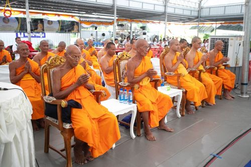 ภาพ No.94714:พิธีทอดกฐินสามัคคี สร้างกุฏิสงฆ์หลังแรก ณ ศูนย์ปฏิบัติธรรมและอบรมเยาวชนเมืองยะลา (ถนนเวฬุวัน ซอยเศรษฐี) วันที่ 15 พฤศจิกายน พ.ศ. 2566