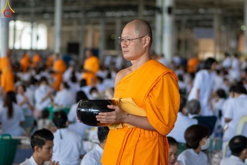 ภาพ No.149944:พิธีตักบาตร , พิธีปฎิบัติธรรม , พิธีถวายภัตตาหารเมนูสวรรค์ ในพรรษาแห่งการเข้าถึงธรรม วันธรรมชัย วันอังคารที่ 27 สิงหาคม พ.ศ.2567 ณ สภาธรรมกายสากล วัดพระธรรมกาย