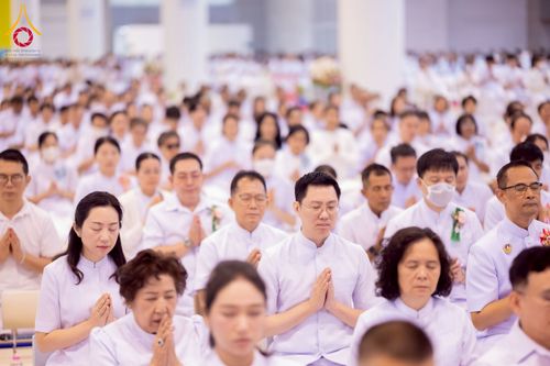 ภาพ No.277181:วันอาทิตย์ที่ 7 ธันวาคม พ.ศ. 2568 พิธีบูชาข้าวพระ ณ สภาธรรมกายสากล วัดพระธรรมกาย