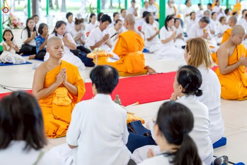 ภาพ No.227740:วันเสาร์ที่ 31 พฤษภาคม พ.ศ.2568 พิธีถวายผ้าไตรแด่สามเณรผู้เข้ารับการอุปสมบท , พิธีอุปสมบทสามเณรเตรียม DCI วัดพระธรรมกาย จ.ปทุมธานี