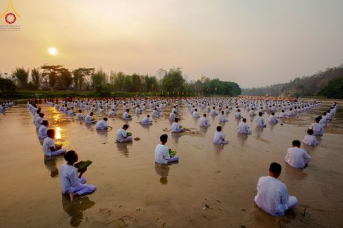 ภาพ No.63315:Photo Story  มหัศจรรย์วัดดงดินแดง Episode 1  พิธีปลงผมนาคธรรมทายาท  ในโครงการบรรพชาอุปสมบทหมู่ ฟื้นฟูพระพุทธศาสนาทั่วไทย วัดดงดินแดง ณ ลำน้ำแม่ตื่น อ.อมก๋อย จ.เชียงใหม่ วันที่ 2 เมษายน พ.ศ. 2567