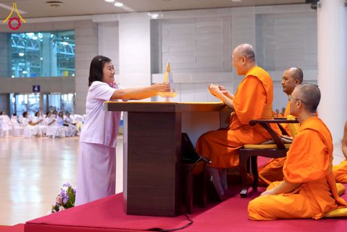 ภาพ No.232192:วันอาทิตย์ที่ 6 กรกฏาคม พ.ศ. 2568 พิธีมอบโล่เกียรติคุณ สวดธัมมจักกัปปวัตตนสูตร และรางวัลโครงการผู้นำแสงสว่างออนไลน์ ณ ห้องแก้วสารพัดนึก1 สภาธรรมกายสากล วัดพระธรรมกาย