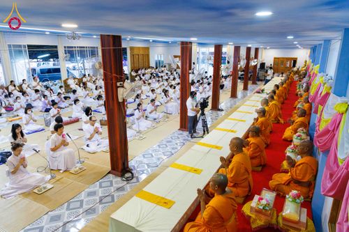 ภาพ No.295855:วันที่ 17 มกราคม พ.ศ. 2569 พิธีถวายภัตตาหารเป็นสังฆทาน แด่พระธรรมยาตรา ณ วัดโบสถ์บน ต.บางคูเวียง จ.นนทบุรี อนุสรณ์สถานลำดับที่ 4 สถานที่เกิดด้วยกายธรรม ในโครงการธรรมยาตรา กตัญญูบูชา มหาปูชนียาจารย์ พระมงคลเทพมุนี(สด จนฺทสโร) พระผู้ปราบมาร อนุสรณ์สถาน 7 แ