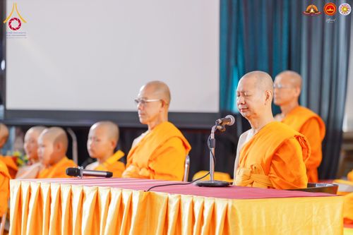 ภาพ No.283509:วันอาทิตย์ที่ 21 ธันวาคม  2568 พิธีบิณฑบาตฉลองสามเณรใหม่ ประเทศอินโดนีเซีย