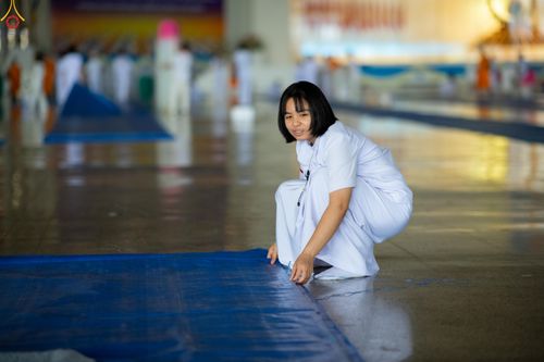 ภาพ No.327971:วันที่ 3 พฤษภาคม พ.ศ.2569 พิธีตักบาตร ข้าวสารอาหารแห้ง ณ บ้านแก้วเรือนทองคุณยายอาจารย์ฯ วัดพระธรรมกาย