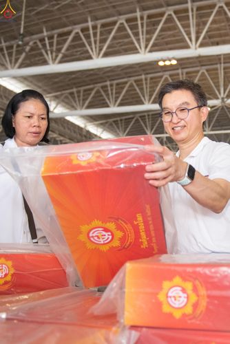 ภาพ No.322172:วันที่ 14 เมษายน พ.ศ.2569 การเตรียมกล่องไทยธรรม วันสุดท้าย เพื่องานถวายมหาสังฆทาน 40,000 กว่าวัดทั่วประเทศ วันคุ้มครองโลก 22 เมษายน พ.ศ.2569 วัดพระธรรมกาย