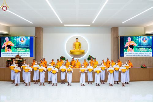 ภาพ No.65639:พิธีปลงผม และพิธีขอขมามอบผ้าไตร นาคธรรมทายาท ในโครงการอุปสมบทบูชาธรรม มหาปูชนียาจารย์ประจำปี 2565 ณ ศูนย์ปฏิบัติธรรมภาคใต้ บางกล่ำ จ.สงขลา วันที่ 19 พฤศจิกายน พ.ศ. 2565