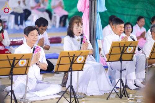 ภาพ No.299175:วันที่ 21 มกราคม พ.ศ. 2569 พิธีถวายภัตตาหารเป็นสังฆทาน แด่พระธรรมยาตรา ณ อนุสรณ์สถานบางปลา วัดบางปลา อำเภอบางเลน จังหวัดนครปฐม ในโครงการธรรมยาตรา กตัญญูบูชา มหาปูชนียาจารย์ พระมงคลเทพมุนี(สด จนฺทสโร) พระผู้ปราบมาร อนุสรณ์สถาน 7 แห่ง ปีที่ 14