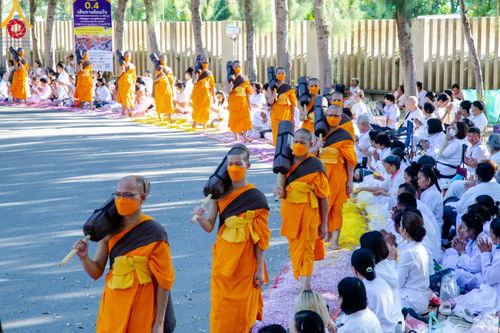 ภาพ No.106196:พิธีต้อนรับพระธรรมยาตรา ชุด 2 ในโครงการธรรมยาตรากตัญญูบูชา มหาปูชนียาจารย์  พระมงคลเทพมุนี(สด จนฺทสโร) พระผู้ปราบมาร  อนุสรณ์สถาน 7 แห่ง ปีที่ 12  วันที่ 3 มกราคม พ.ศ. 2567  ณ อนุสรณ์สถานโลตัสแลนด์ จ.สุพรรณบุรี