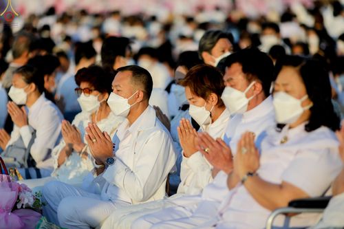 ภาพ No.74788:พิธีตักบาตรพระธรรมยาตราฯ ในโครงการธรรมยาตรากตัญญูบูชา มหาปูชนียาจารย์ พระมงคลเทพมุนี(สด จนฺทสโร) พระผู้ปราบมาร ปีที่ 11 ณ อนุสรณ์สถานลำดับที่ 5 สถานที่เผยแผ่วิชชาธรรมกายครั้งแรก อนุสรณ์สถานบางปลา วัดบางปลา อ.บางเลน จ.นครปฐม วันที่ 29 มกราคม พ.ศ. 2566