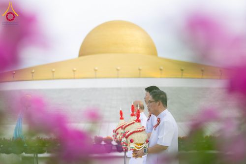 ภาพ No.341480:วันเสาร์ที่ 25 กรกฎาคม พ.ศ. 2569 พิธีเวียนประทักษิณ พิธีวันทาเจดีย์  โครงการอุปสมบทหมู่ รุ่นเข้าพรรษา ปี พ.ศ.2569 โครงการบวชพระนานาชาติ AEC และ WAB รุ่นที่ 10 ณ โบสถ์พระไตรปิฎก วัดพระธรรมกาย จ.ปทุมธานี
