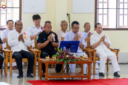 ภาพ No.137702:พิธีตักบาตร พิธีถวายสังฆทานแด่คณะสงฆ์ 323 วัด พิธีทำบุญอุทิศส่วนกุศลแด่ผู้วายชนม์ ในเหตุการณ์ความไม่สงบ 4 จังหวัดชายแดนภาคใต้ ปีที่ 20 ครั้งที่ 169 และพิธีมอบกองทุนหนุนแรงใจช่วยครูใต้ ปีที่ 17 ครั้งที่ 134 วันที่ 25 พฤษภาคม พ.ศ.2567 อ.ตากใบ จ.นราธิวาส