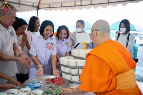 ภาพ No.298525:วันที่ 20 มกราคม พ.ศ. 2569 พิธีถวายภัตตาหารเป็นสังฆทาน แด่พระธรรมยาตรา ณ อนุสรณ์สถานบางปลา วัดบางปลา อำเภอบางเลน จังหวัดนครปฐม ในโครงการธรรมยาตรา กตัญญูบูชา มหาปูชนียาจารย์ พระมงคลเทพมุนี(สด จนฺทสโร) พระผู้ปราบมาร อนุสรณ์สถาน 7 แห่ง ปีที่ 14