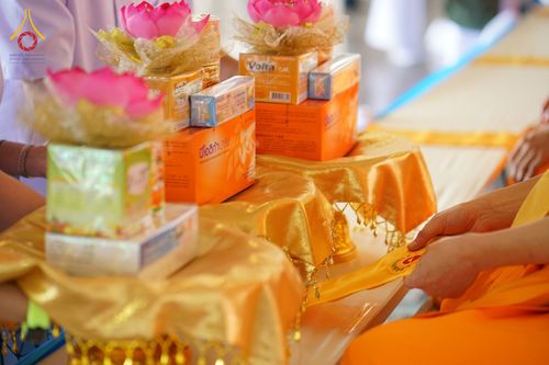 ภาพ No.49958:ประมวลภาพพิธีถวายคิลานเภสัช และอุปกรณ์ทางการแพทย์แด่คณะสงฆ์ วันเสาร์ที่ 20 สิงหาคม พ.ศ. 2565