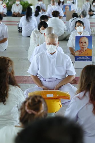 ภาพ No.47608:ประมวลภาพพิธีขอขมาและมอบผ้าไตร โครงการบรรพชาอุปสมบทหมู่ รุ่นเข้าพรรษา 2565