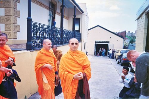 ภาพ No.48810:ประมวลภาพการสร้างบารมีของ พระเดชพระคุณพระสุธรรมญาณวิเทศ (สุธรรม สุธมฺโม)