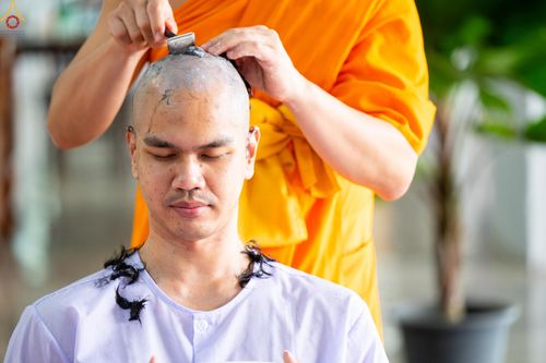 ภาพ No.333540:วันอาทิตย์ที่ 7 มิถุนายน พ.ศ.2569 พิธีตัดปอยผมและปลงผมนาคธรรมทายาท โครงการบรรพชาและอุปสมบทหมู่ธรรมทายาท รุ่นผู้บริหาร รุ่นที่ 16 ณ วิหารคด 11 วัดพระธรรมกาย