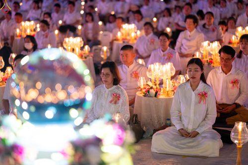 ภาพ No.292151:วันที่ 10 มกราคม พ.ศ. 2569 พิธีจุดประทีปถวายเป็นพุทธบูชา และบูชาธรรมมหาปูชนียาจารย์  ณ อนุสรณ์สถานคลองบางนางแท่น อ.สามพราน จ.นครปฐม ในโครงการธรรมยาตรา กตัญญูบูชา มหาปูชนียาจารย์ พระมงคลเทพมุนี(สด จนฺทสโร) พระผู้ปราบมาร อนุสรณ์สถาน 7 แห่ง ปีที่ 14