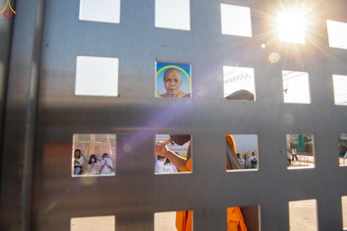 ภาพ No.290480:วันที่ 7 มกราคม พ.ศ. 2569 พิธีต้อนรับพระธรรมยาตรา ณ อนุสรณ์สถานลำดับที่ 2  สถานที่ตั้งมโนปณิธานบวชตลอดชีวิต อนุสรณ์สถานคลองบางนางแท่น (ภาพชุดที่ 2) อ.สามพราน จ.นครปฐม ในโครงการธรรมยาตรา กตัญญูบูชา มหาปูชนียาจารย์ พระมงคลเทพมุนี(สด จนฺทสโร) พระผู้ปราบมาร 