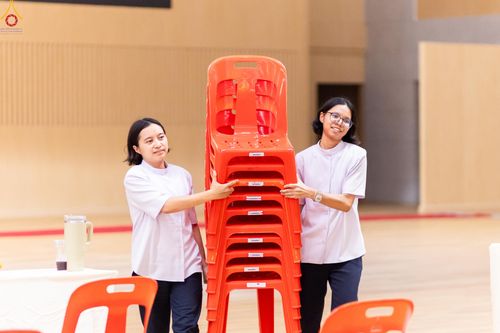 ภาพ No.322778:วันที่ 15-18 เมษายน พ.ศ.2569 การเเตรียมโต๊ะฉัน , เตรียมจุดพักค้าง , เรียงเก้าอี้ , เรียงกล่องไทยธรรม  เพื่องานถวายมหาสังฆทาน 40,000 กว่าวัดทั่วประเทศ วันคุ้มครองโลก 22 เมษายน พ.ศ.2569 วัดพระธรรมกาย