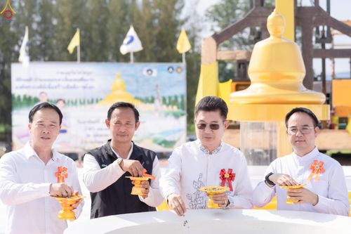 ภาพ No.331434:วันที่ 31 พฤษภาคม พ.ศ.2569 พิธีทอดผ้าป่าและตอกเสาเข็มมงคลต้นแรก องค์พระเจดีย์เพื่อสร้างสันติภาพโลก  ณ ธุดงคสถานพัฒนานิคม จังหวัดลพบุรี