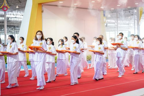 ภาพ No.89966:พิธีปฎิบัติธรรมและพิธีทอดผ้าป่าสมทบกฐินครั้งที่ 3 เนื่องใน 139 ปี วันคล้ายวันเกิดด้วยรูปกายเนื้อ พระมงคลเทพมุนี (สด จนฺทสโร) พระผู้ปราบมาร วันอังคารที่ 10 ตุลาคม พ.ศ. 2566 ณ วัดพระธรรมกาย จ.ปทุมธานี