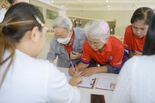 ภาพ No.321079:วันที่ 10 เมษายน พ.ศ.2569 โครงการส่งเสริมและสนับสนุนการเรียนรู้สำหรับผู้สูงอายุ ประจำปีงบประมาณ พ.ศ.2569 จัดโดย ฝ่ายสังคมสงเคราะห์ กองสวัสดิการสังคม องค์การบริหารตำบลคลองสาม จ.ปทุมธานี ณ วัดพระธรรมกาย