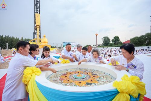 ภาพ No.339472:วันอังคารที่ 14  กรกฎาคม 2569 พิธีทอดผ้าป่าและพิธีตอกเสาเข็มมงคลต้นสุดท้าย องค์พระเจดีย์เพื่อสร้างสันติภาพโลก  ณ ธุดงคสถานพัฒนานิคม อ.พัฒนาพิคม จ.ลพบุรี