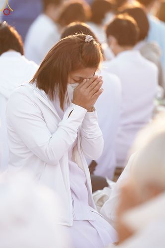 ภาพ No.74790:พิธีตักบาตรพระธรรมยาตราฯ ในโครงการธรรมยาตรากตัญญูบูชา มหาปูชนียาจารย์ พระมงคลเทพมุนี(สด จนฺทสโร) พระผู้ปราบมาร ปีที่ 11 ณ อนุสรณ์สถานลำดับที่ 5 สถานที่เผยแผ่วิชชาธรรมกายครั้งแรก อนุสรณ์สถานบางปลา วัดบางปลา อ.บางเลน จ.นครปฐม วันที่ 29 มกราคม พ.ศ. 2566