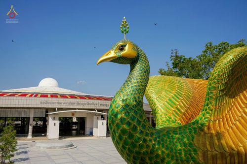 ภาพ No.42737:พิธีอัญเชิญมยุรนาวากาศ ประดิษฐาน ณ อาคาร 100 ปี เนื่องในวันคล้ายวันเกิด ครบ 113 ปี คุณยายอาจารย์มหารัตนอุบาสิกาจันทร์ ขนนกยูง